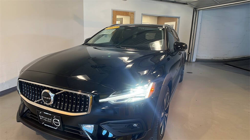 2023 Volvo V60 Cross Country For Sale In New York, NY
