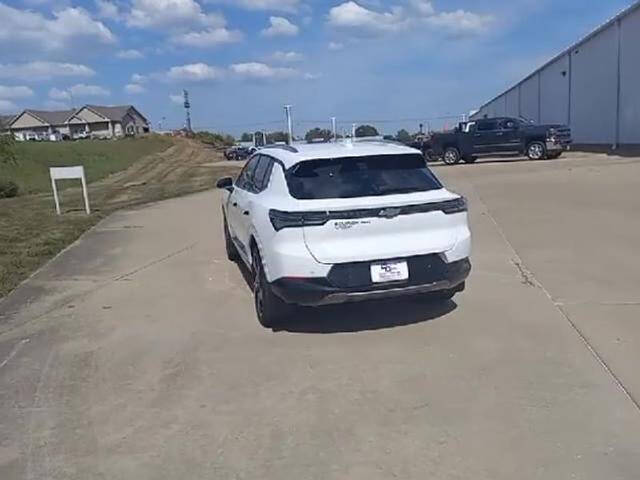 2026 Chevrolet Equinox EV LT 2