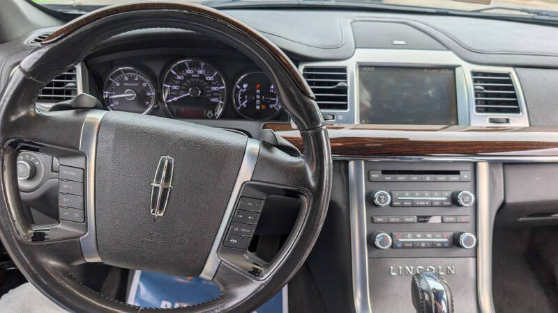2011 Lincoln MKS