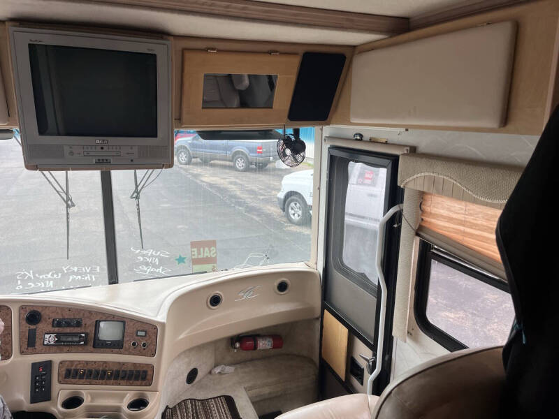 1998 Freightliner XC Chassis