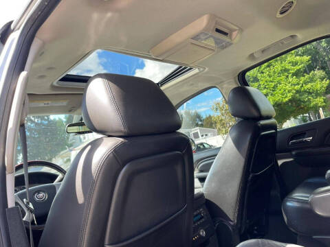 2011 Cadillac Escalade Luxury