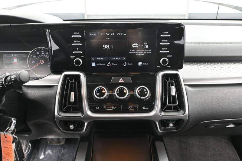 2023 Kia Sorento LX