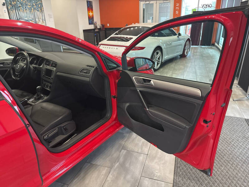 2017 Volkswagen Golf TSI Wolfsburg Edition