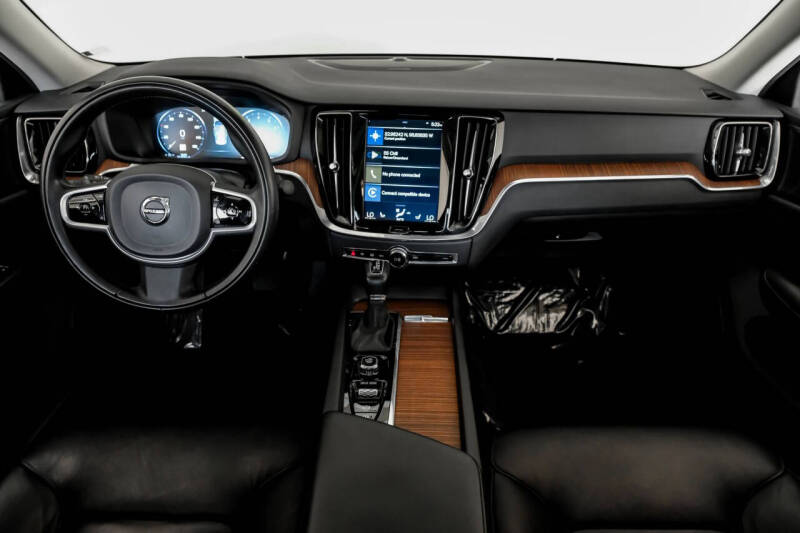 2020 Volvo S60 T5 Momentum