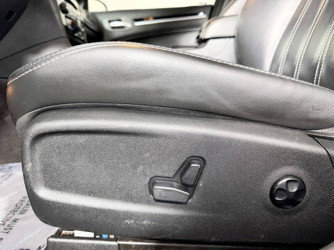 2017 Chrysler 300