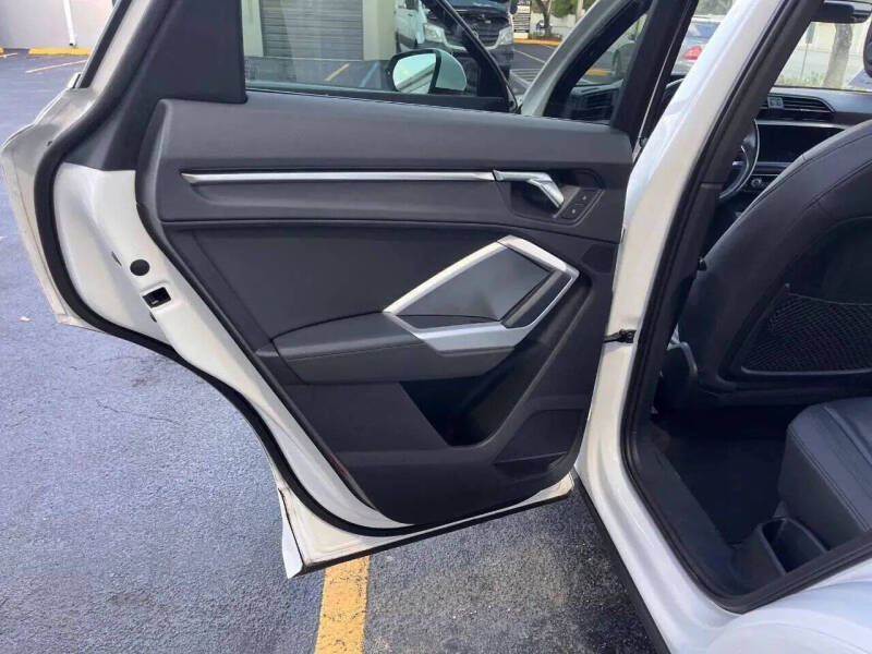 2019 Audi Q3 quattro Premium 45 TFSI