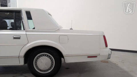 1988 Lincoln Town Car