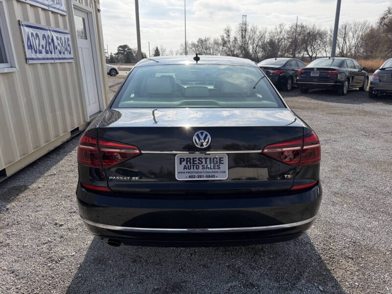 2018 Volkswagen Passat 2.0T SE photo 3
