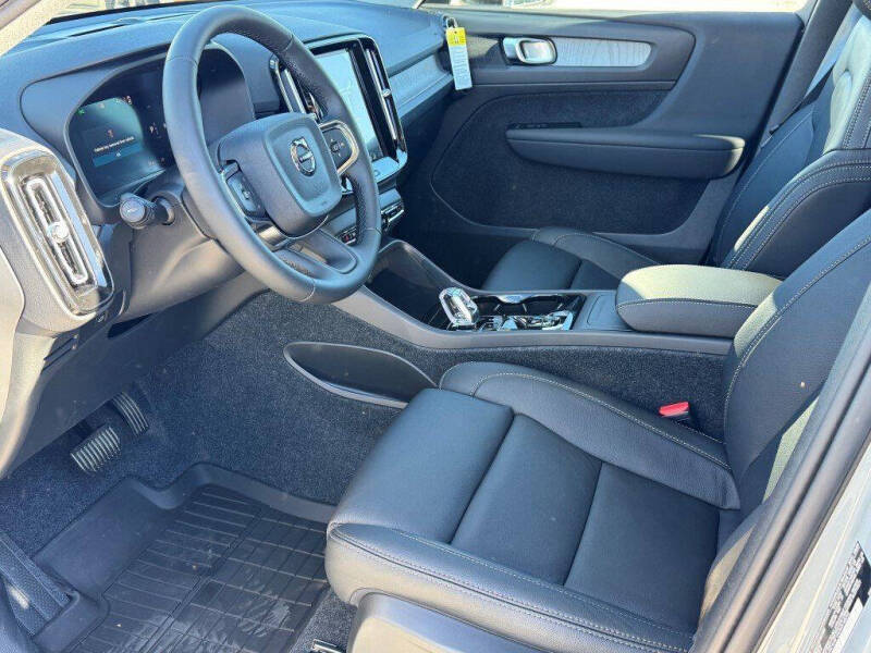 2026 Volvo XC40 B5 Plus