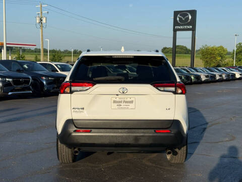 2020 Toyota RAV4 LE