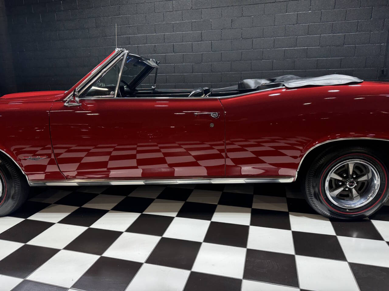 1966 Pontiac GTO 38