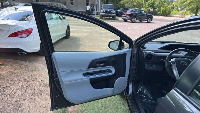 2013 Toyota Prius c