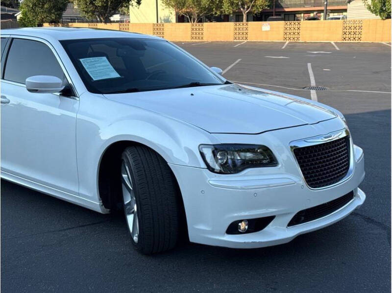 2012 Chrysler 300 SRT8