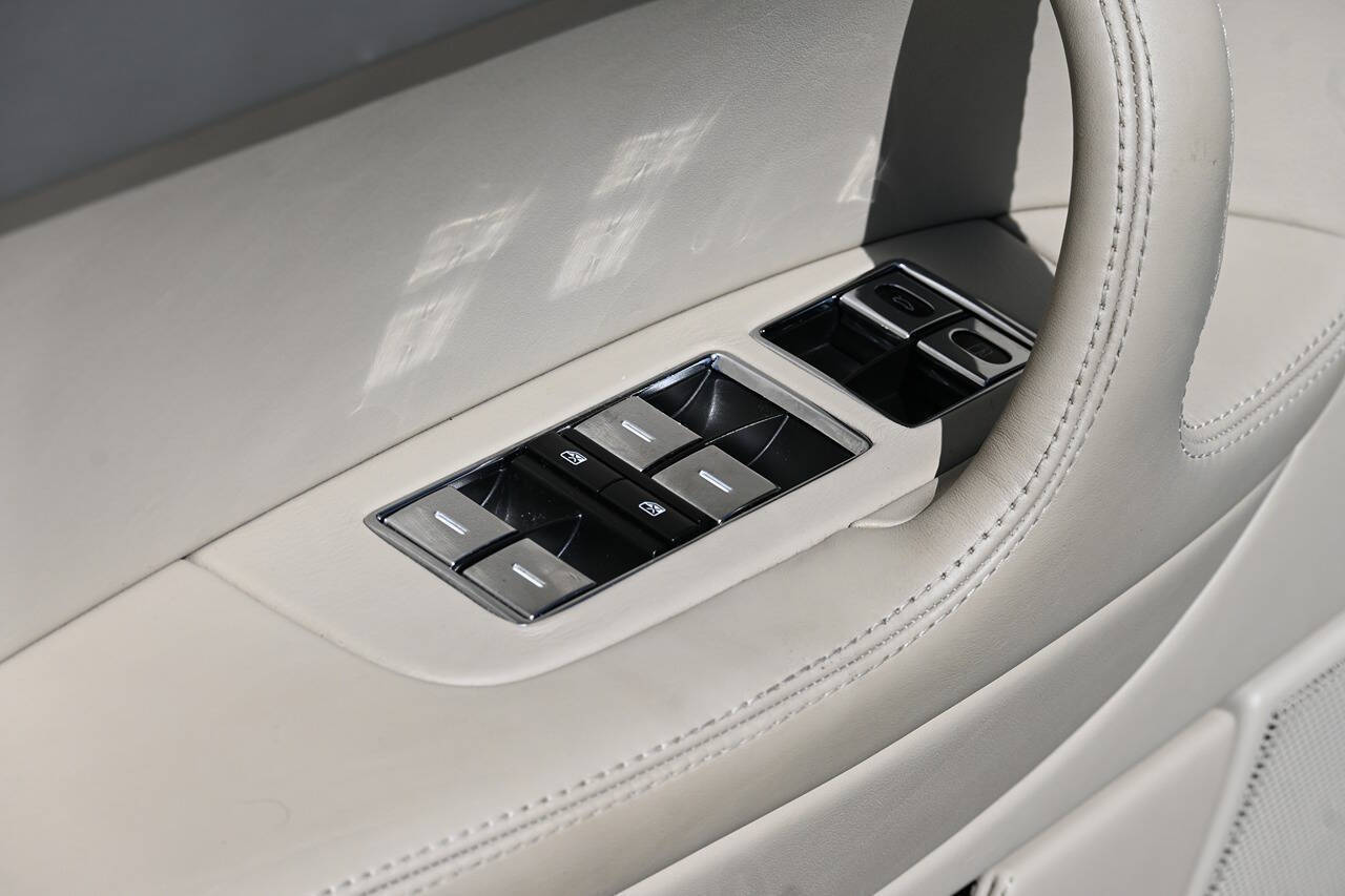 2012 Bentley Continental 32