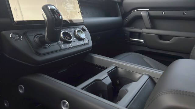 2026 Land Rover Defender 110 P500 X-Dynamic SE