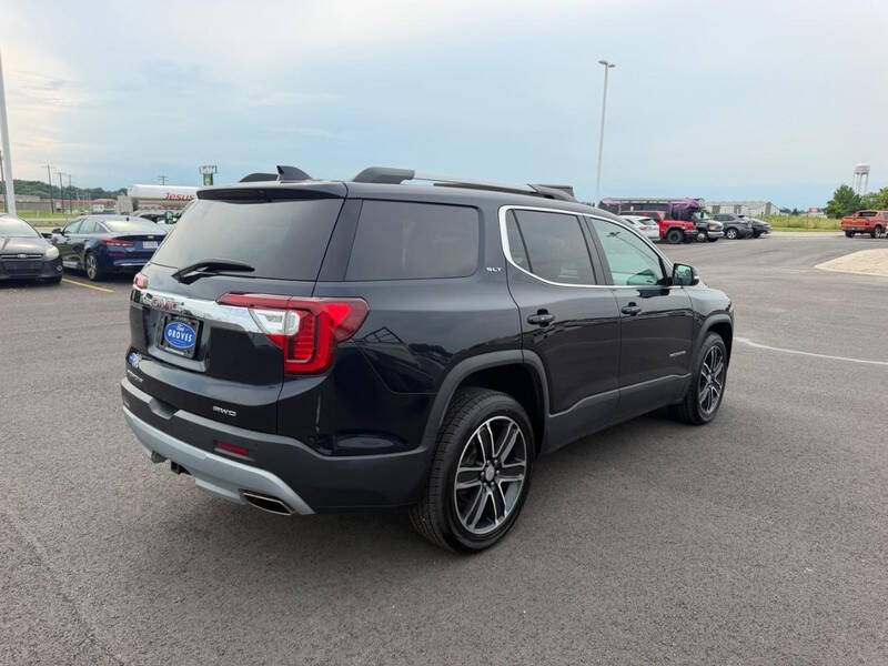 2021 GMC Acadia SLT