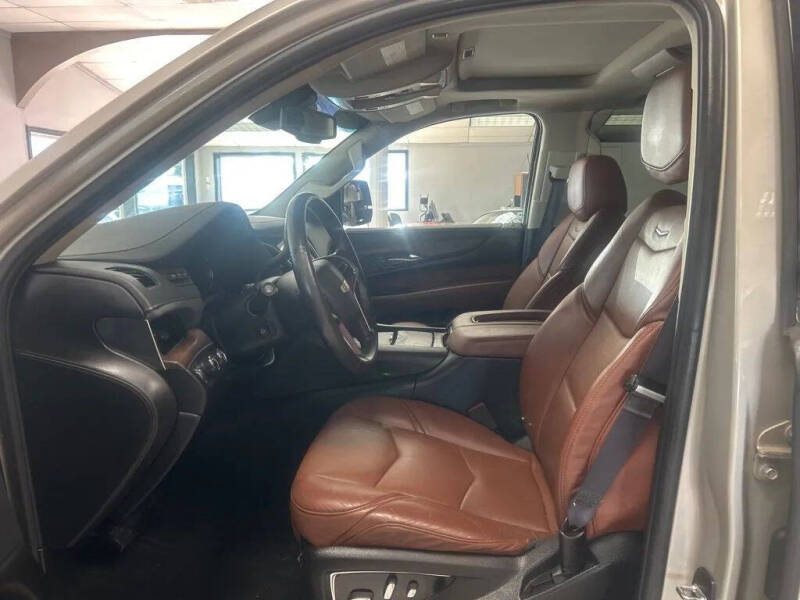 2016 Cadillac Escalade Luxury Collection