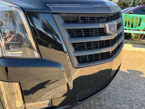 2018 Cadillac Escalade Luxury