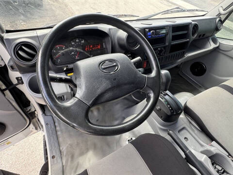 2015 Hino 195