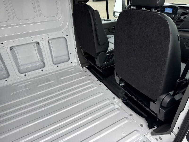 2025 Ford Transit 250