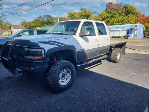 2001 Chevrolet Silverado 2500HD for sale at Maximum Auto Group II INC in Cortland OH