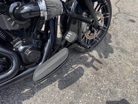 2010 Harley-Davidson FLHX -