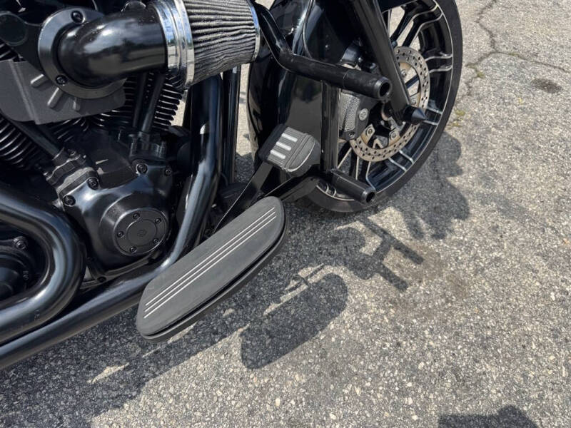 2010 Harley-Davidson FLHX -
