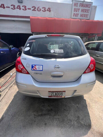 2011 Nissan Versa 1.8 SL