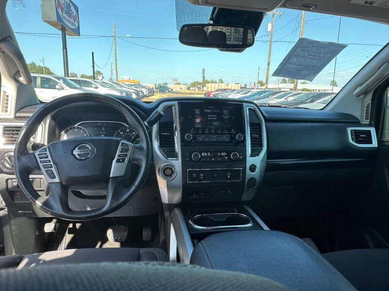 2020 Nissan Titan SV