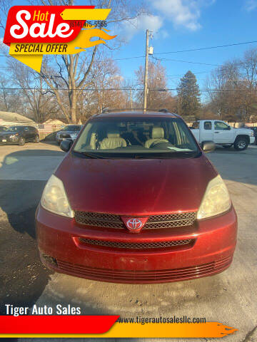 2005 Toyota Sienna for sale at Tiger Auto Sales in Columbus OH