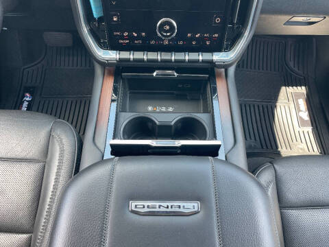2025 GMC Yukon Denali