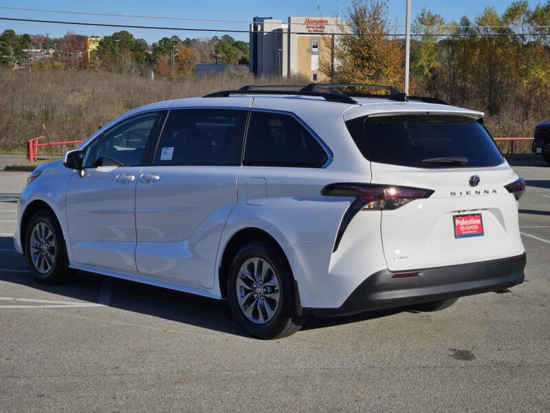 2026 Toyota Sienna LE 8-Passenger