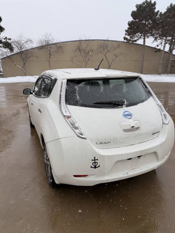 2016 Nissan LEAF SV
