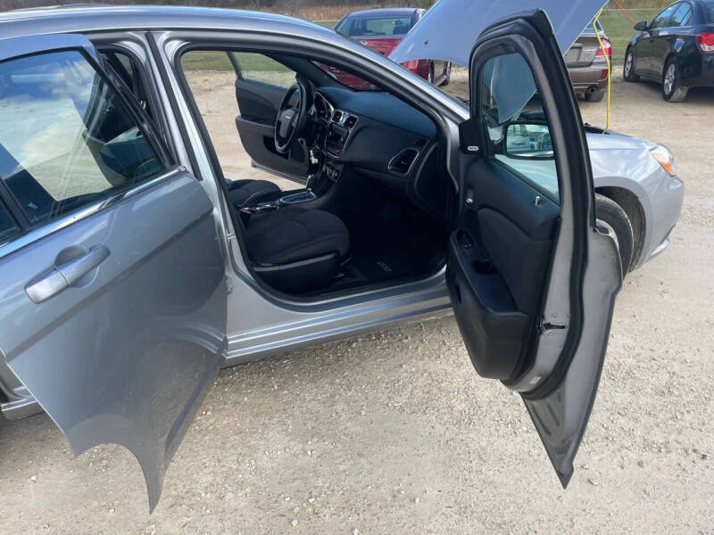 2013 Chrysler 200 LX