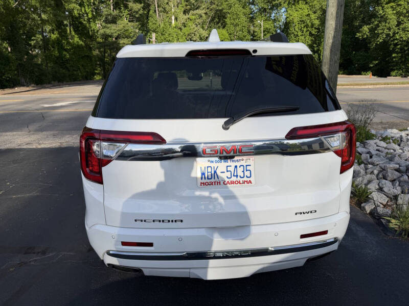 2023 GMC Acadia Denali