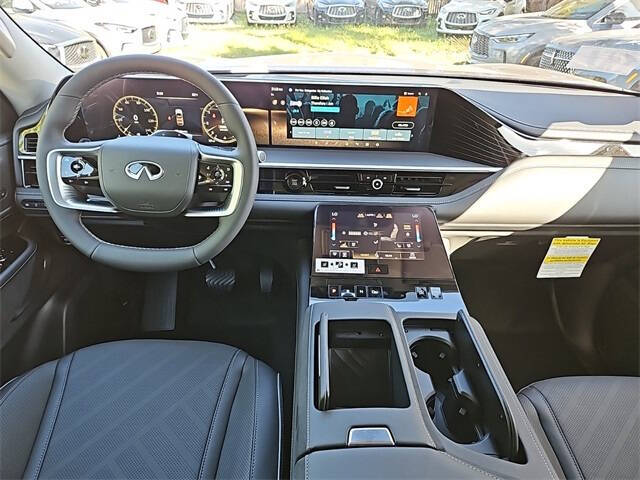 2025 Infiniti QX80 Luxe