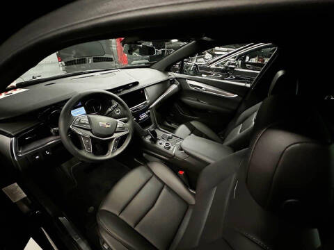 2025 Cadillac XT6 Master Coach