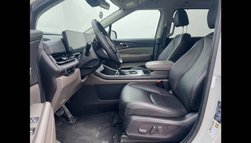 2025 Kia Carnival EX