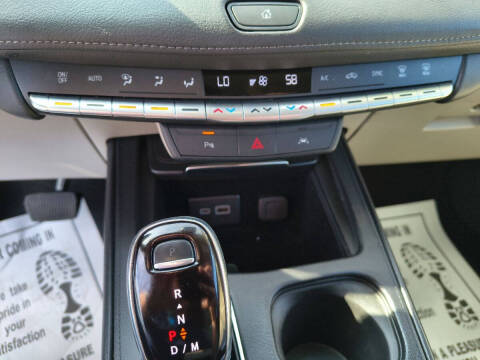 2023 Cadillac XT4 Premium Luxury