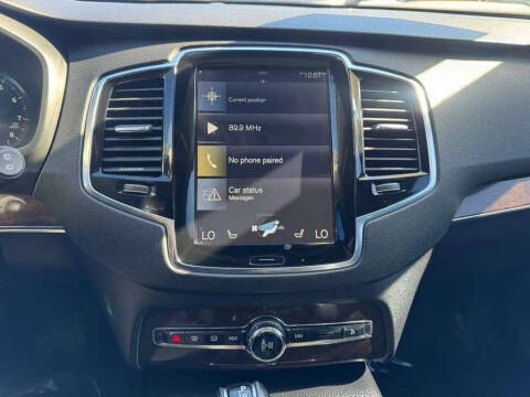 2016 Volvo XC90 T6 Momentum