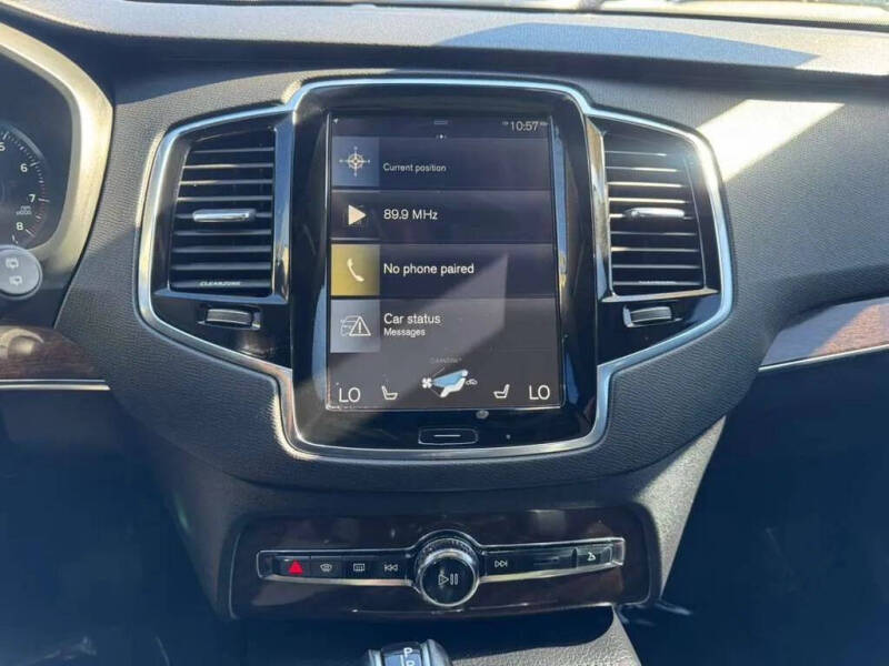 2016 Volvo XC90 T6 Momentum