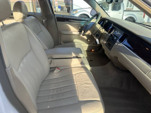 2007 Lincoln Town Car Signature