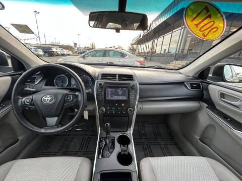 2017 Toyota Camry LE