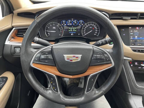 2017 Cadillac XT5 Platinum