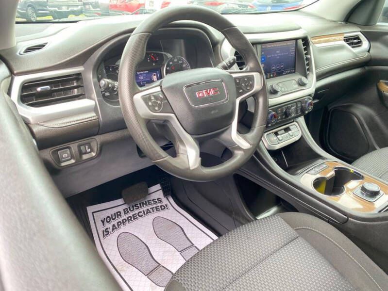 2023 GMC Acadia SLE