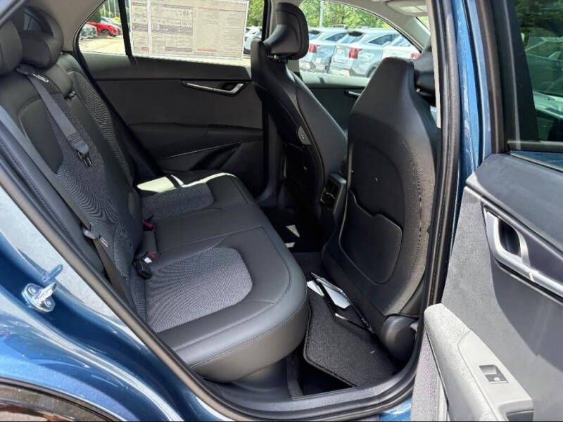 2025 Kia Niro EX Touring