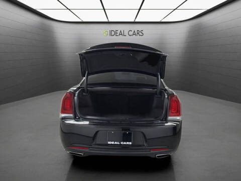 2018 Chrysler 300 S