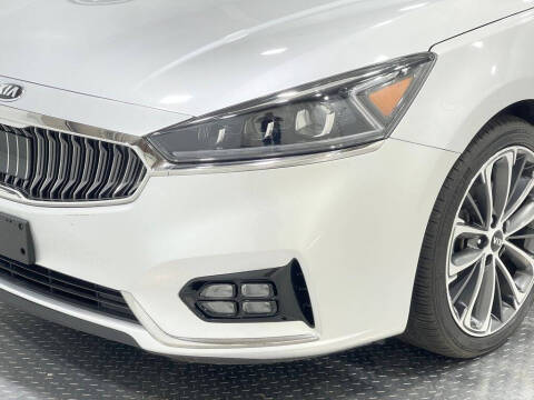 2018 Kia Cadenza Technology