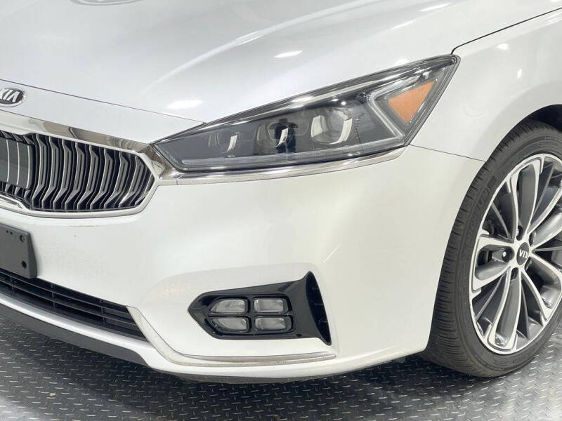 2018 Kia Cadenza Technology