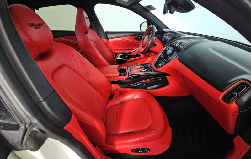 2023 Aston Martin DBX